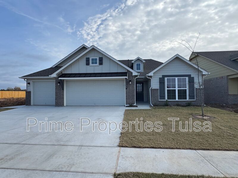 13429 S 72nd E Ct in Bixby, OK - Building Photo