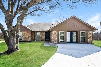 524 E Lark Ct in Desoto, TX - Building Photo - Building Photo