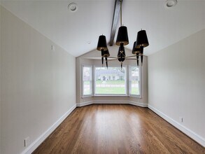 6130 Valley Forge Dr in Houston, TX - Building Photo - Building Photo