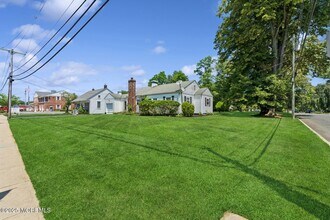 565 Prospect Ave in Little Silver, NJ - Building Photo - Building Photo