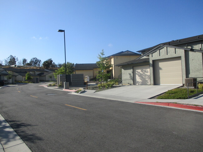 Blue Butterfly Village in Harbor City, CA - Foto de edificio - Building Photo