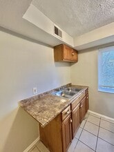 783 N Fred Shuttlesworth Cir in Cincinnati, OH - Building Photo - Building Photo