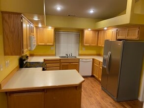 270 Stonebrook Way in Merlin, OR - Building Photo - Building Photo