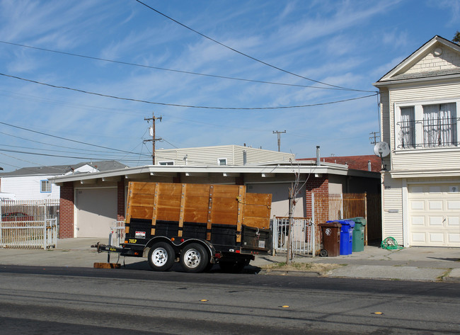 1105 Chanslor Ave in Richmond, CA - Building Photo - Building Photo