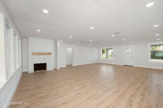 4308 Worth Dr E in Jacksonville, FL - Building Photo - Building Photo