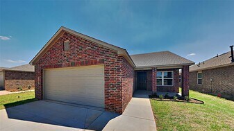 11720 NW 99th Ter in Yukon, OK - Building Photo