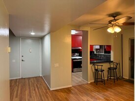 3200 S Sepulveda Blvd, Unit QMNC Unit J23 in Los Angeles, CA - Building Photo