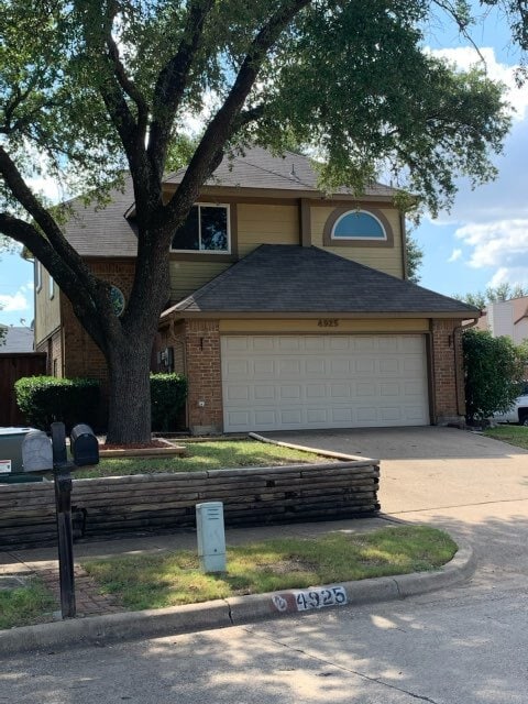 4925 Tree Top Ln in Garland, TX - Building Photo