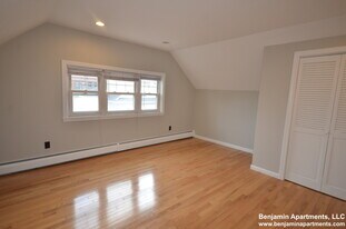 20 Benton Rd, Unit 2 in Medford, MA - Building Photo