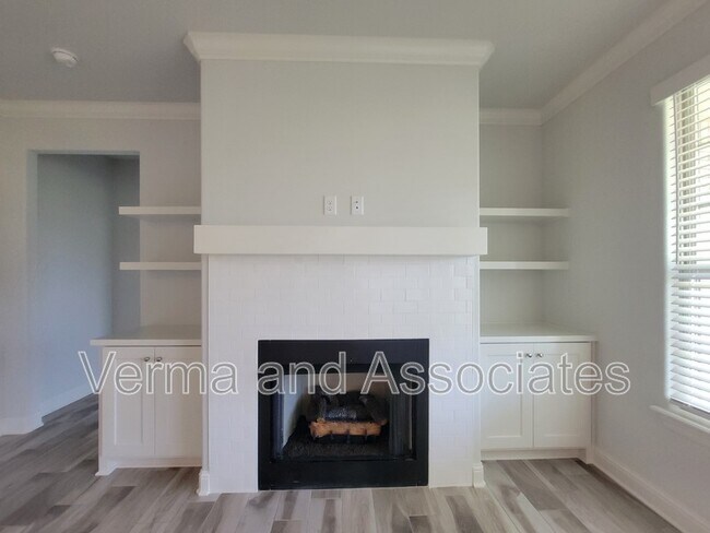 1041 N Skyline Loop in Centerton, AR - Foto de edificio - Building Photo