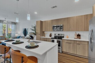 AVERE SOUTHSIDE QUARTER in Jacksonville, FL - Building Photo - Building Photo