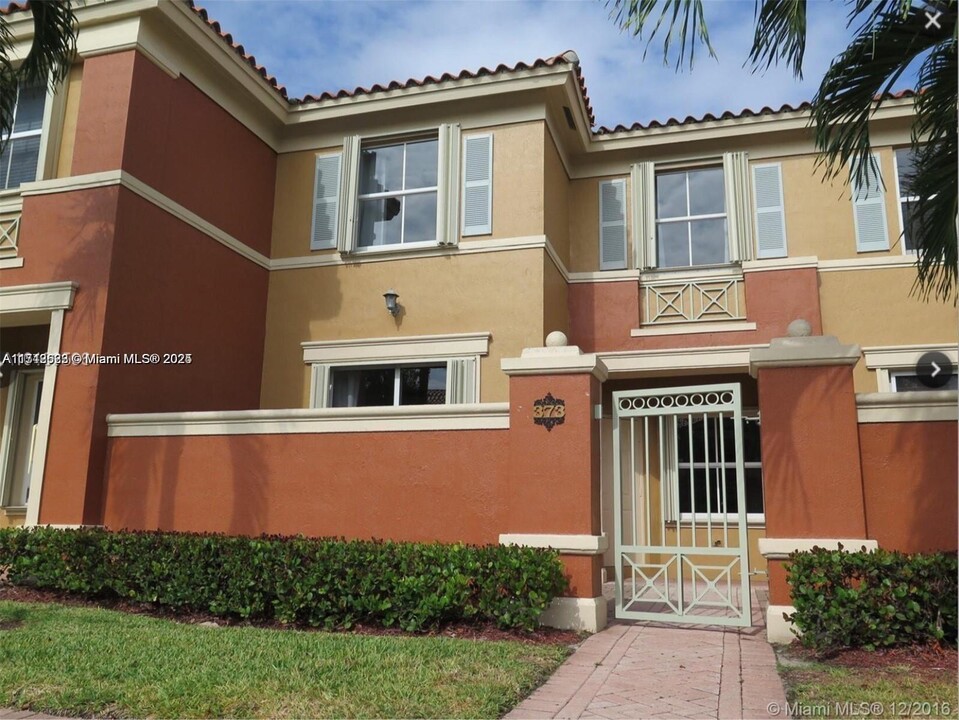 11479 NW 60th Terrace in Doral, FL - Building Photo