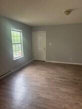 7996 Diggs Rd in Norfolk, VA - Foto de edificio - Building Photo