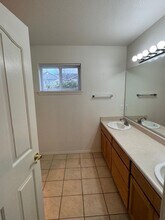 3897 Arrowhead Dr in Medford, OR - Building Photo - Building Photo