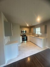 4918 Balkin St in Houston, TX - Building Photo - Building Photo