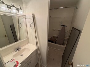 155 Cottonwood Rd in Newington, CT - Building Photo - Building Photo