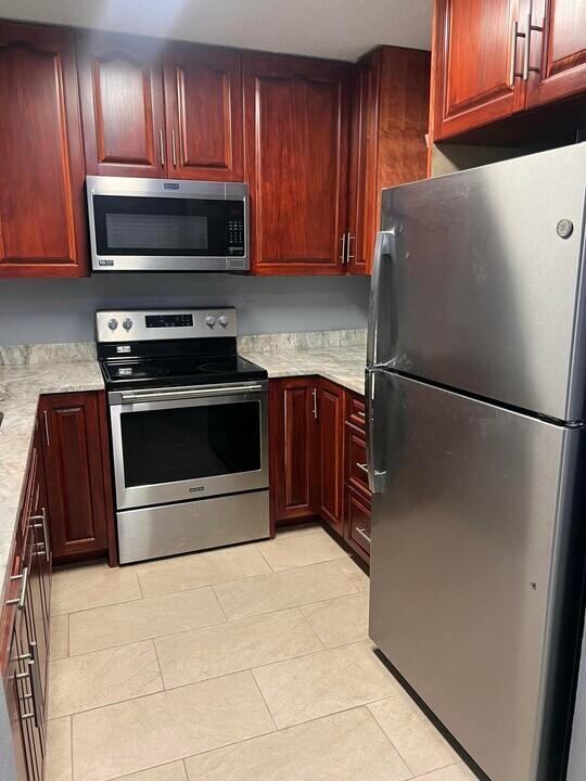 1661 Balfour Point Dr in West Palm Beach, FL - Building Photo