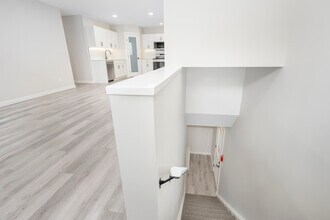 354 Edison Ave in Winnipeg, MB - Building Photo - Building Photo