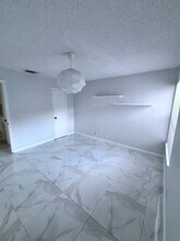 2866 S University Dr, Unit 5106 in Davie, FL - Foto de edificio - Building Photo