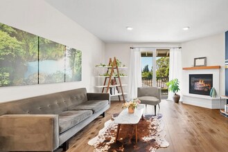 141 Aptos Vlg Wy in Aptos, CA - Building Photo - Building Photo