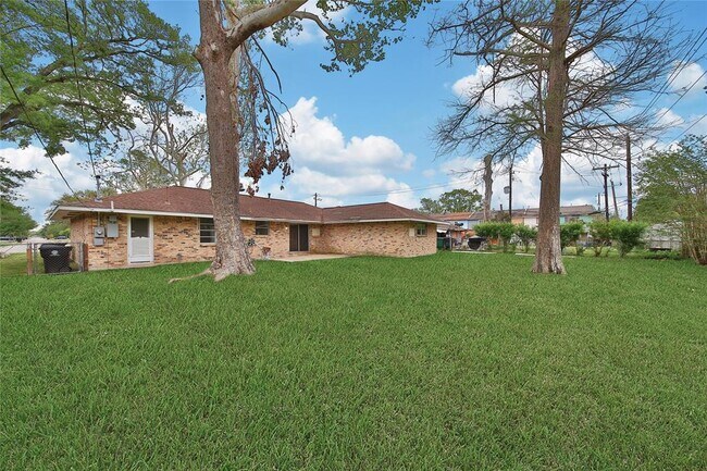 3015 Peppermill Rd in Houston, TX - Building Photo - Building Photo