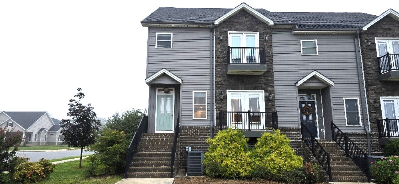 990 Brewington Dr in Forest, VA - Building Photo
