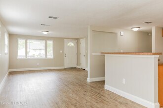 5181 Tan St in Jacksonville, FL - Building Photo - Building Photo