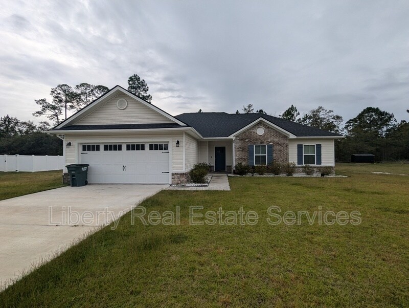 172 Taylors Crk Dr in Ludowici, GA - Building Photo