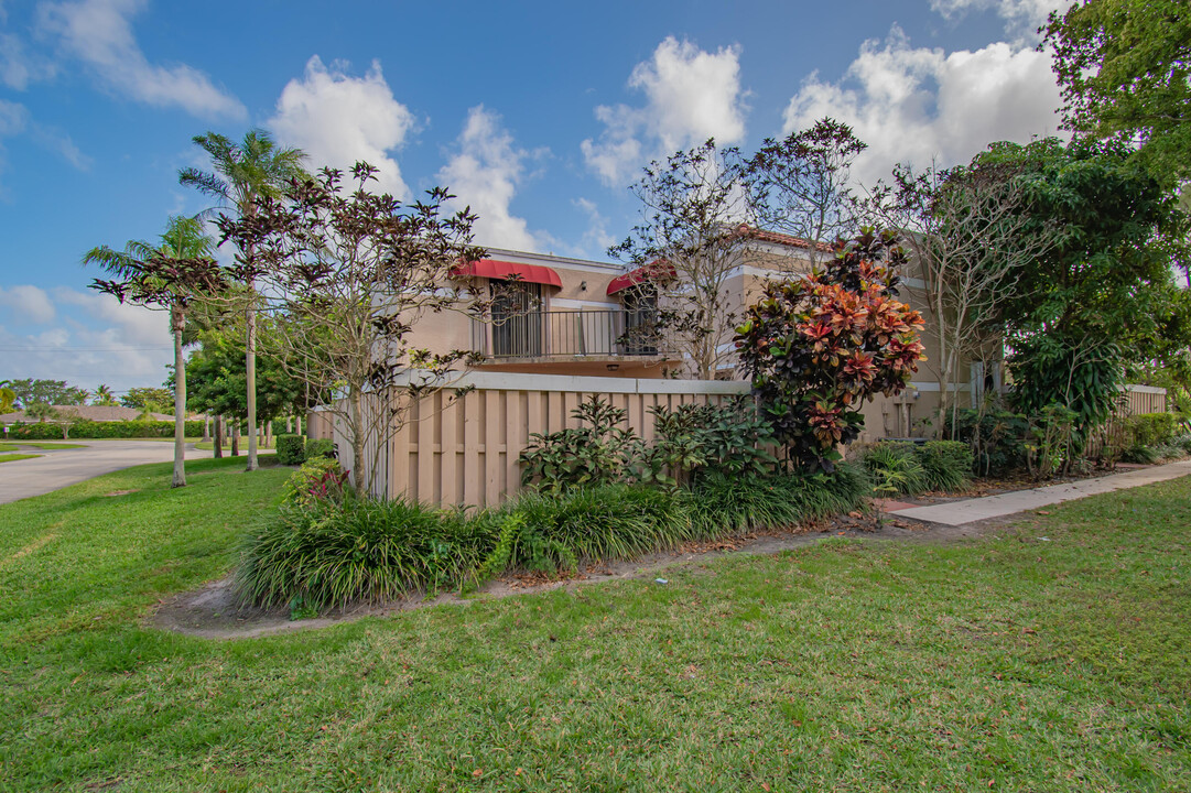 4240 Village B Dr in Delray Beach, FL - Building Photo