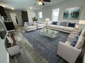 38013 Chilver Ave in Clinton Township, MI - Building Photo