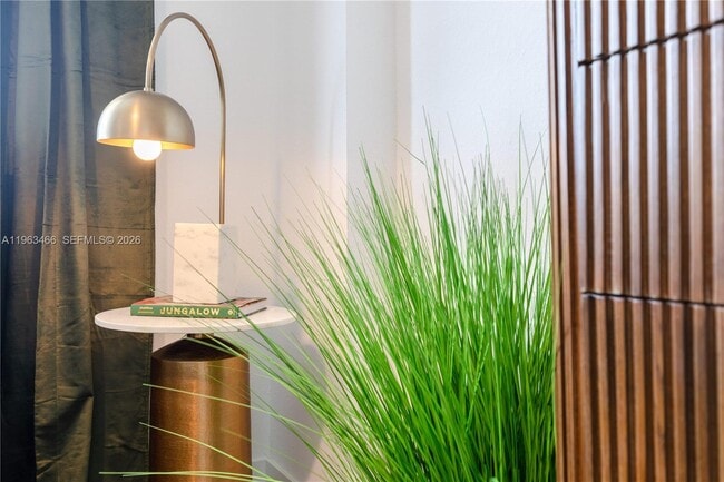 1005 Spring Garden Rd in Miami, FL - Building Photo - Building Photo