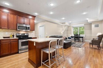 12 Russell Rd in Wellesley, MA - Building Photo - Building Photo