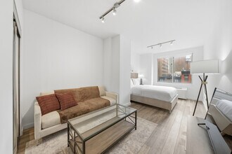 7 Sniffen Ct in New York, NY - Building Photo - Building Photo