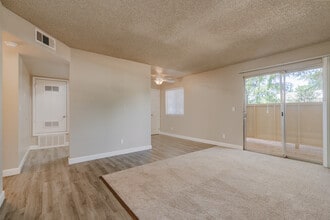 Auburn Creek Apartments in Lincoln, CA - Foto de edificio - Interior Photo