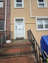 153-32 77th Ave in Flushing, NY - Building Photo