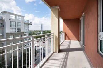 7355 SW 89th St, Unit 608N in Miami, FL - Building Photo - Building Photo