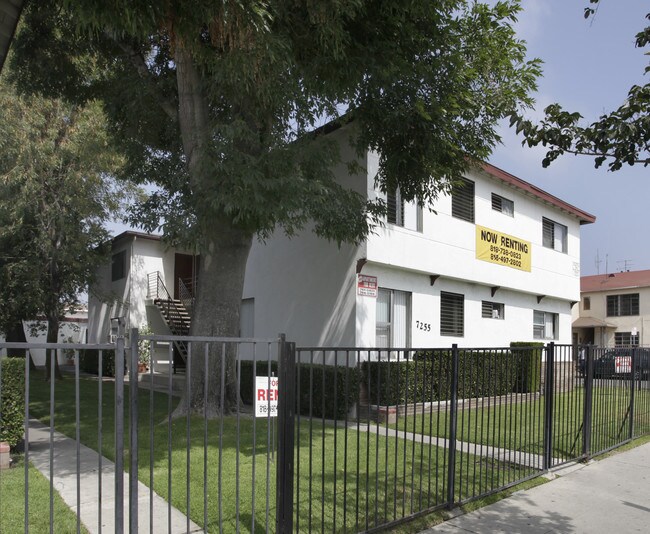 7255 Bakman Ave in Sun Valley, CA - Building Photo - Building Photo