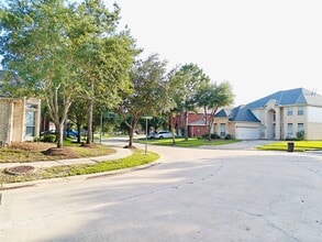 26418 Creston Woods Dr in Katy, TX - Building Photo - Building Photo