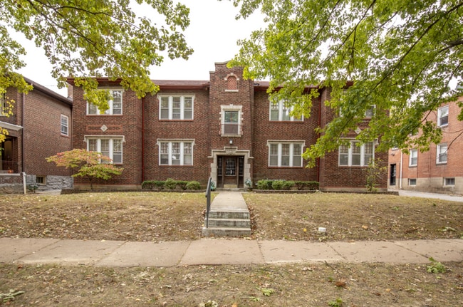 7234 Amherst Ave, Unit 2E in University City, MO - Foto de edificio - Building Photo