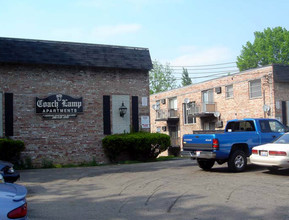 Four Lanterns Apartments in Cincinnati, OH - Building Photo - Building Photo