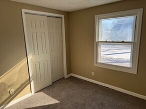 63 Zuma St in Waterloo, IA - Building Photo - Building Photo