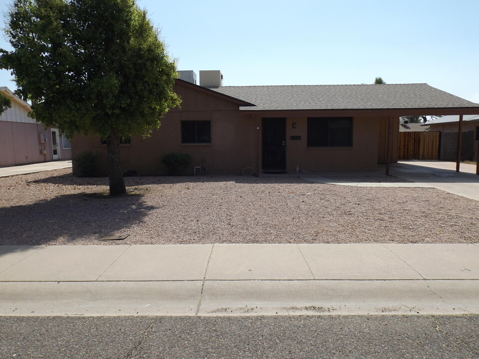 14819 N 37th St in Phoenix, AZ - Building Photo