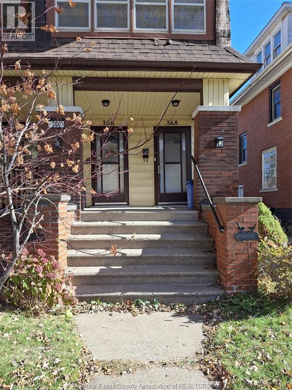 368 HALL in Windsor, ON - Foto de edificio - Building Photo