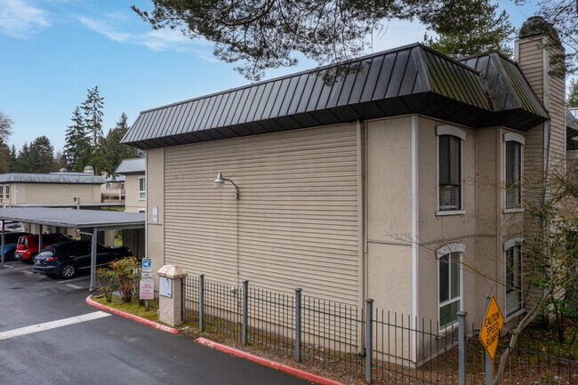 Towne Square Condominiums in Bellevue, WA - Foto de edificio - Building Photo