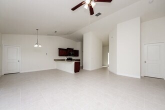 700 Pincon Ln in Poinciana, FL - Building Photo - Building Photo
