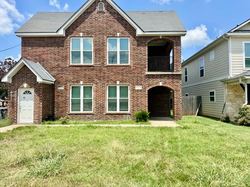 1425 E James St-Unit -B in Waco, TX - Building Photo