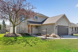 40051 Finley Dr in Canton Township, MI - Building Photo - Building Photo