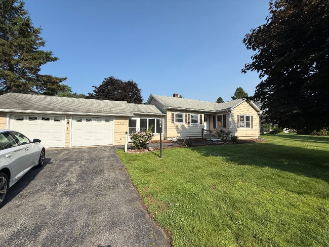 485 Birnie Ave