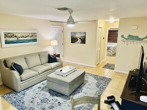 27657 Tennessee St in Bonita Springs, FL - Building Photo - Building Photo