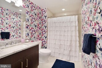 7171 Woodmont Ave-Unit -704 in Bethesda, MD - Building Photo - Building Photo